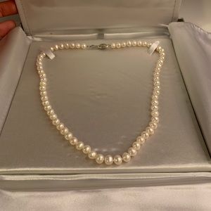 Zales full pearl necklace - Worn once!